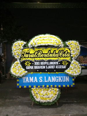 Papan Bunga Duka di Kaliabang Tengah